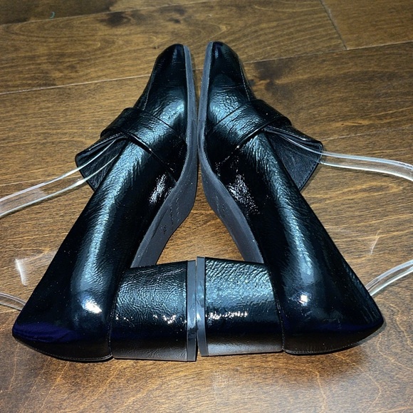 Aquatalia “Tamry” patent heeled loafer - Picture 6 of 7